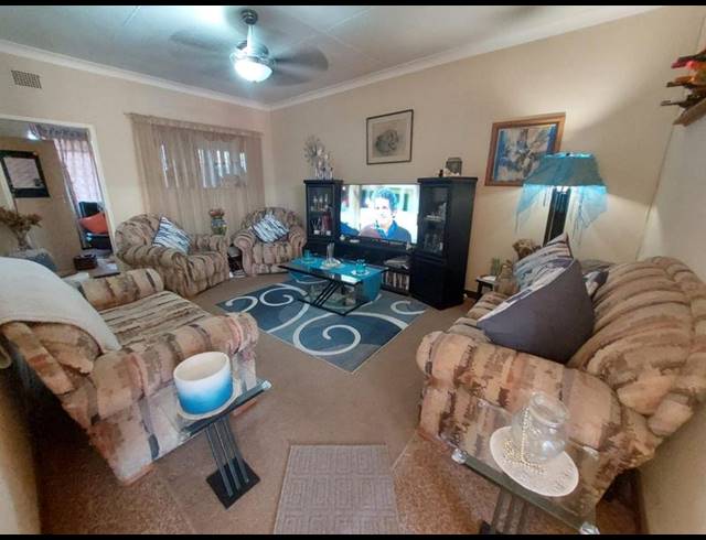 2 BEDROOM APARTMENT FOR SALE IN PRETORIA GARDENS
